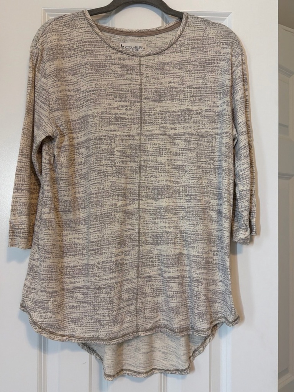 Koolaburra Cream and Taupe 3/4 Sleeve Top